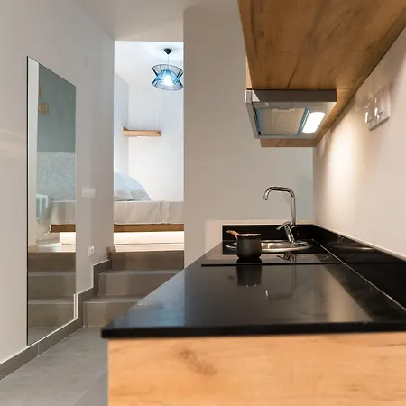 Jacuzzi Suite Piazza Dei Leoni Heraklion  Exterior photo